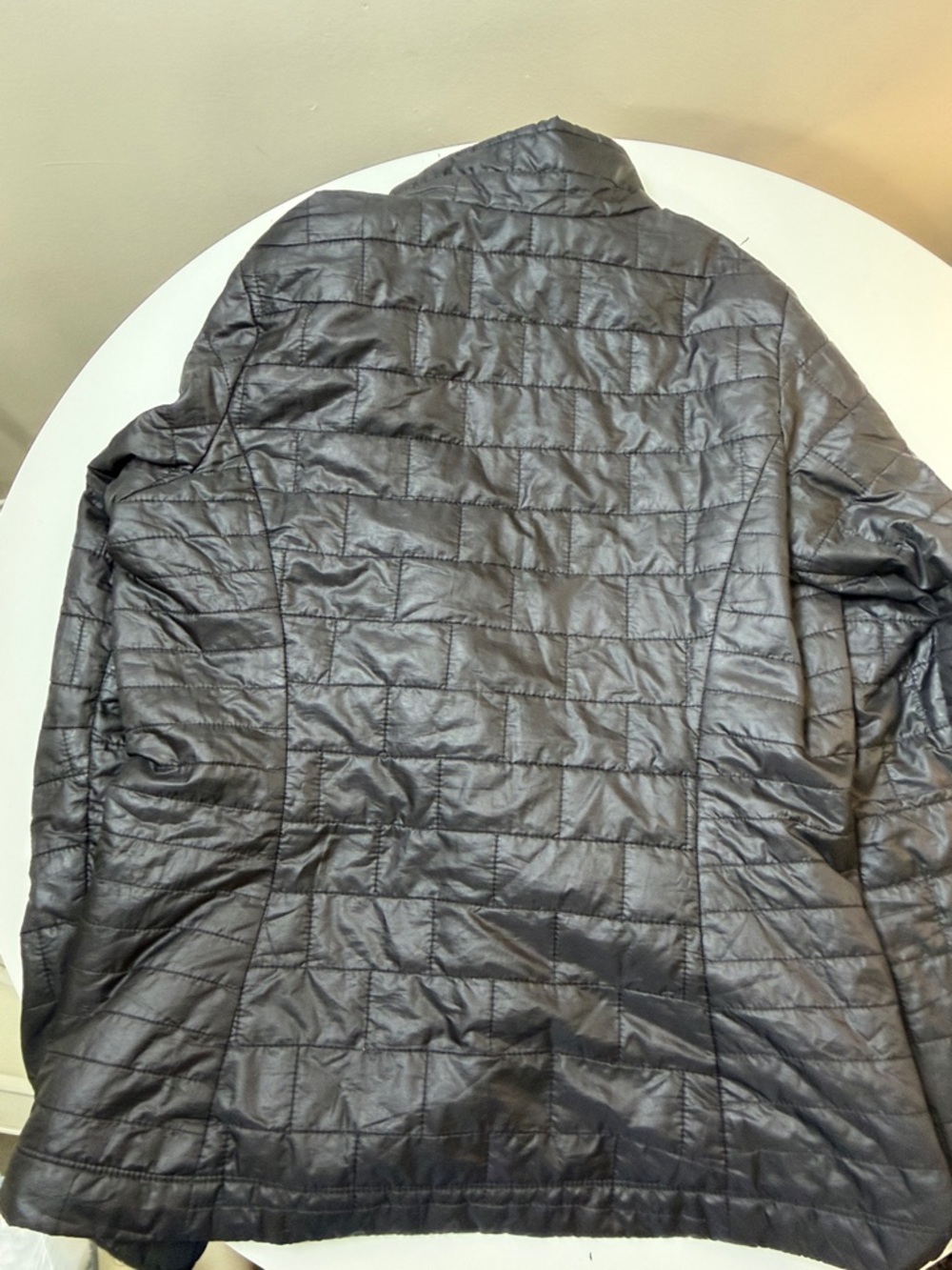 Patagonia Quilted Puffer Jacket in Black - Picture 8 of 8
